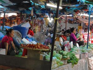 laos vientiane mercato